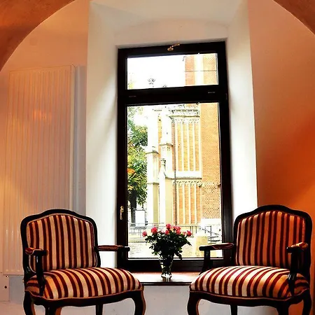Hotell Santi 4*