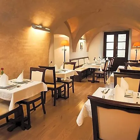 Santi Otel